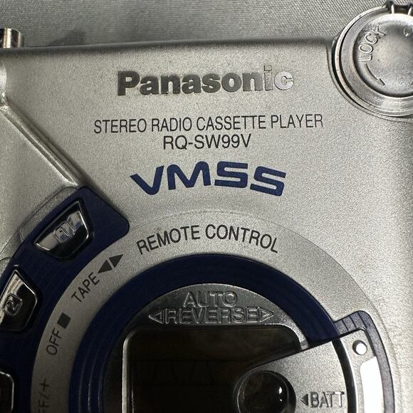 PANASONIC VINTAGE SHOCKWAVE METAL RQ-SW99V PORTABLE CASSETTE RADIO Untested - Picture 4 of 5